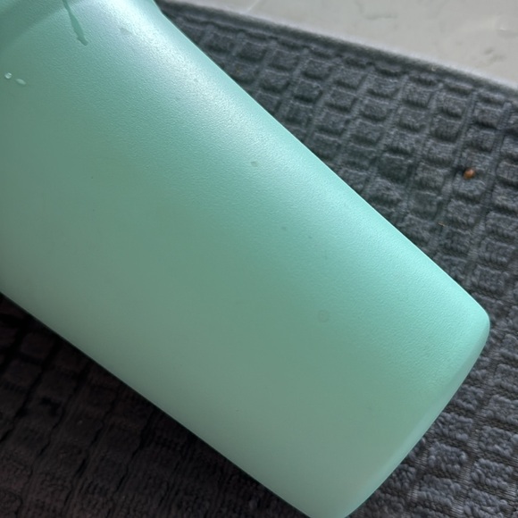 Yeti 26 ounce tumbler - Picture 2 of 3